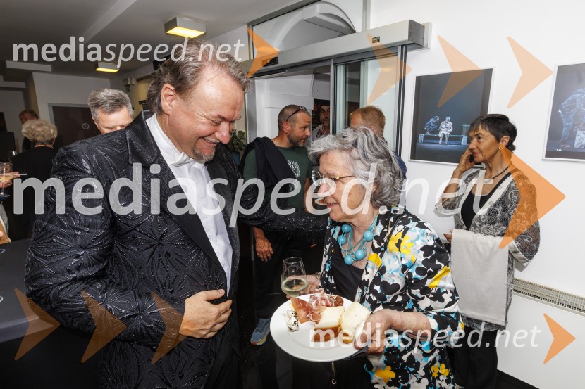  Patrik Greblo, dirigent;  Neva Zajc, novinarka, moderatorkaPodelitev primorske gledališke nagrade Tantadruj in koncert Roka Matka