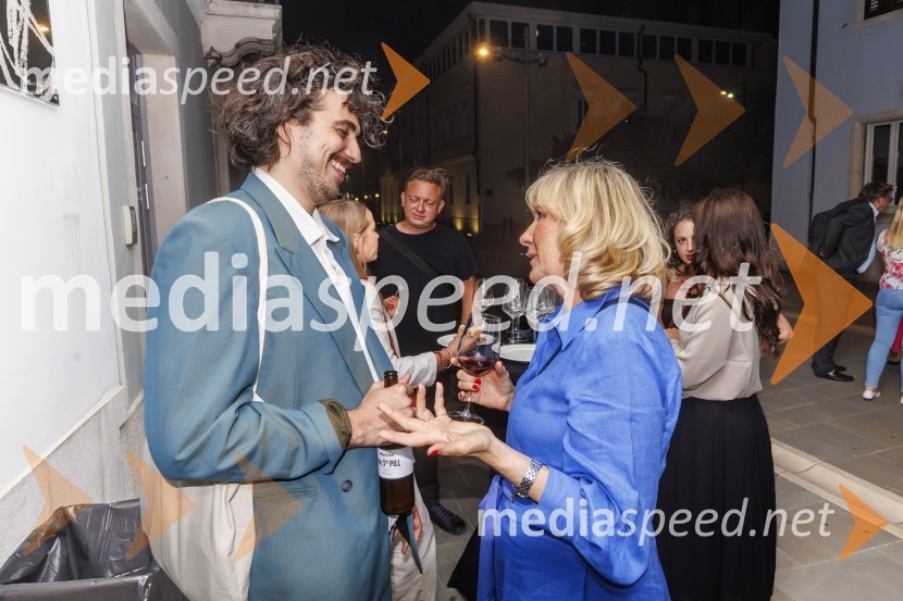  Mak  Tepšić, igralec;  Nataša Benčič, novinarka, Radio KoperPodelitev primorske gledališke nagrade Tantadruj in koncert Roka Matka