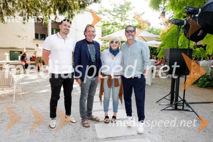  ... ;  Marjan  Novak, direktor in urednik Marketing Magazina;  Dada  Jerovšek, Kaval Group;  ... Onkraj okvirjev: navdihujoči pogovori z mojstri svojega poklica