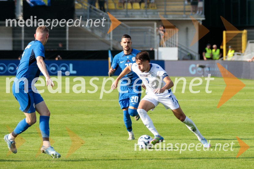  Petar Stojanović, nogometaš;  ... Slovenija - Bosna in Hercegovina, nogomet