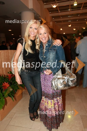 Manca Špik in Alenka Godec, pevkiSlovenska popevka 2009, zaključna zabava