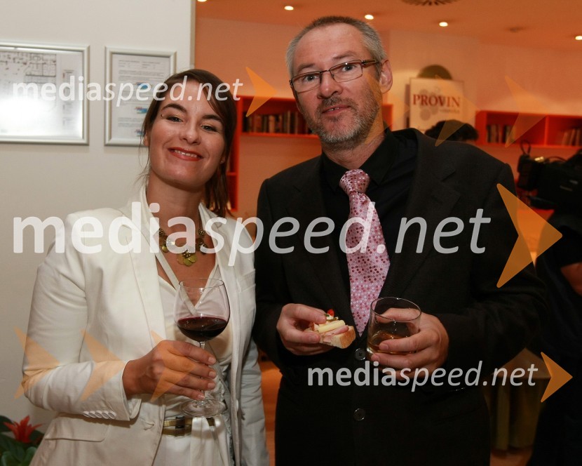 Ana Dežman, pevka in Hugo Šekoranja, umetniški vodja pri Big Bandu RTV SlovenijeSlovenska popevka 2009, zaključna zabava