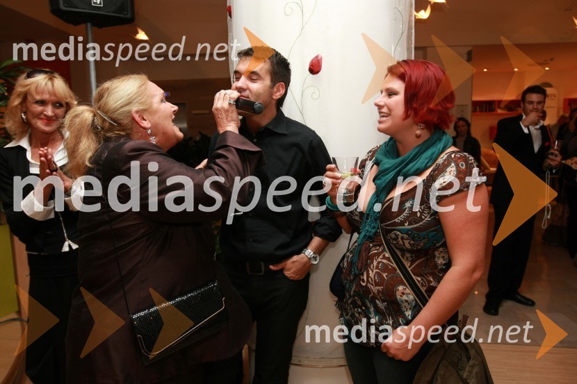 Elda Viler, pevka, Mario Galunič, TV voditelj in Maja Povše, tolkalistkaSlovenska popevka 2009, zaključna zabava