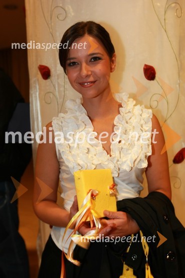 Severa Gjurin, glasbenica in pevkaSlovenska popevka 2009, zaključna zabava