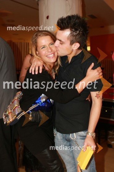 Anika Horvat in Omar Naber, pevcaSlovenska popevka 2009, zaključna zabava