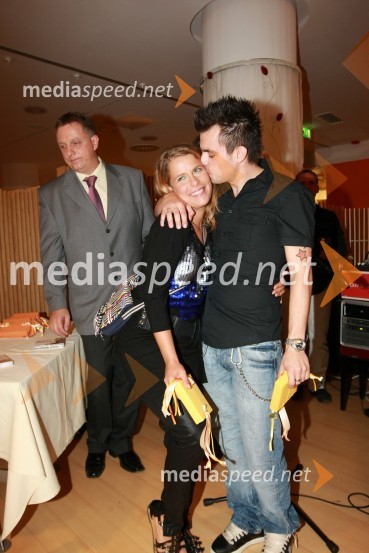 Anika Horvat in Omar Naber, pevcaSlovenska popevka 2009, zaključna zabava