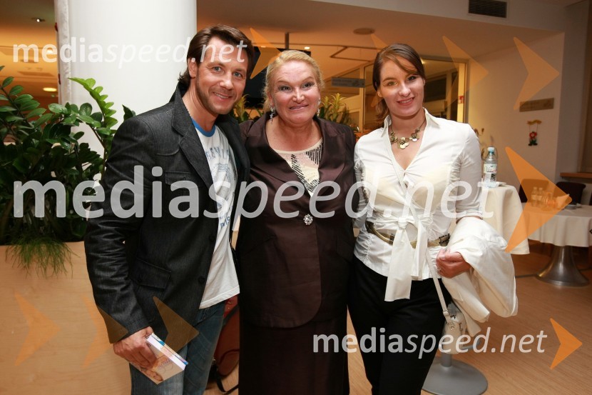 Marko Vozelj, Elda Viler in Ana Dežman, pevciSlovenska popevka 2009, zaključna zabava