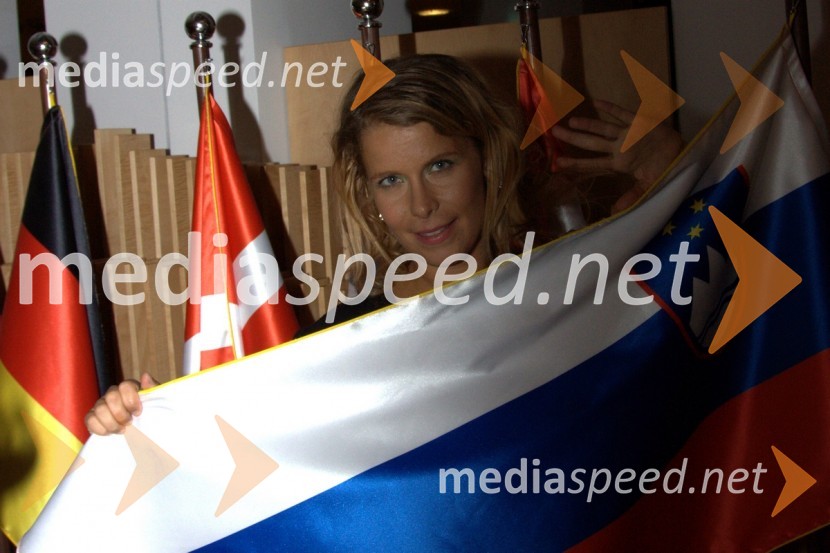 Anika Horvat, pevka in zmagovalka Slovenske popevke 2009Slovenska popevka 2009, zaključna zabava