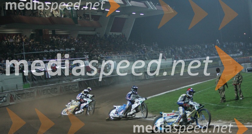 Poln stadion Matije Gubca v KrškemSPEEDWAY, VN Slovenije 2004