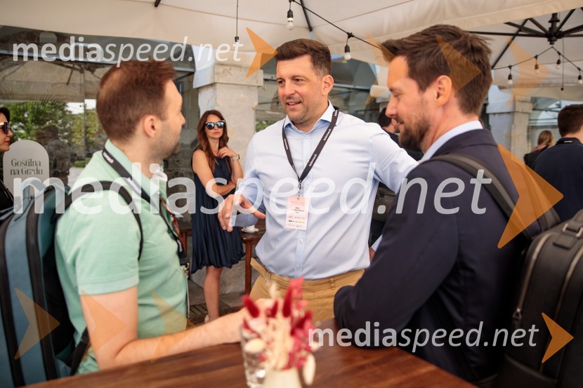  Blaž Tomažin BolcarPoslovni svet športa v vzhodni Evropi, konferenca