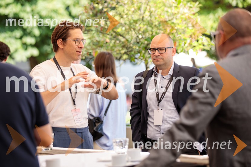  Miha Uršič;  ... Poslovni svet športa v vzhodni Evropi, konferenca
