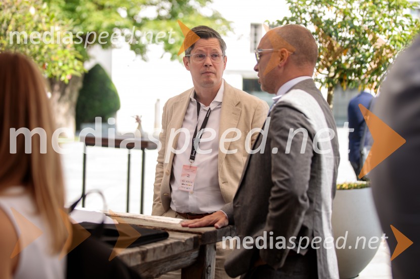  Tine Mišic;  ... Poslovni svet športa v vzhodni Evropi, konferenca