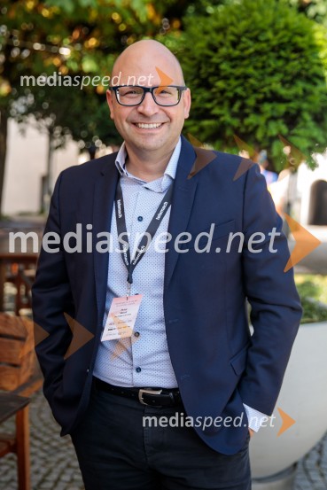  Peter MaražPoslovni svet športa v vzhodni Evropi, konferenca