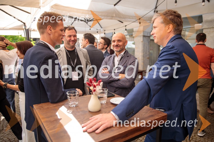  ... ;  Liam Thorpe, Red Bull GmbH;  Branko Čakarmiš,  strateški svetovalec, POP TV;  ... Poslovni svet športa v vzhodni Evropi, konferenca