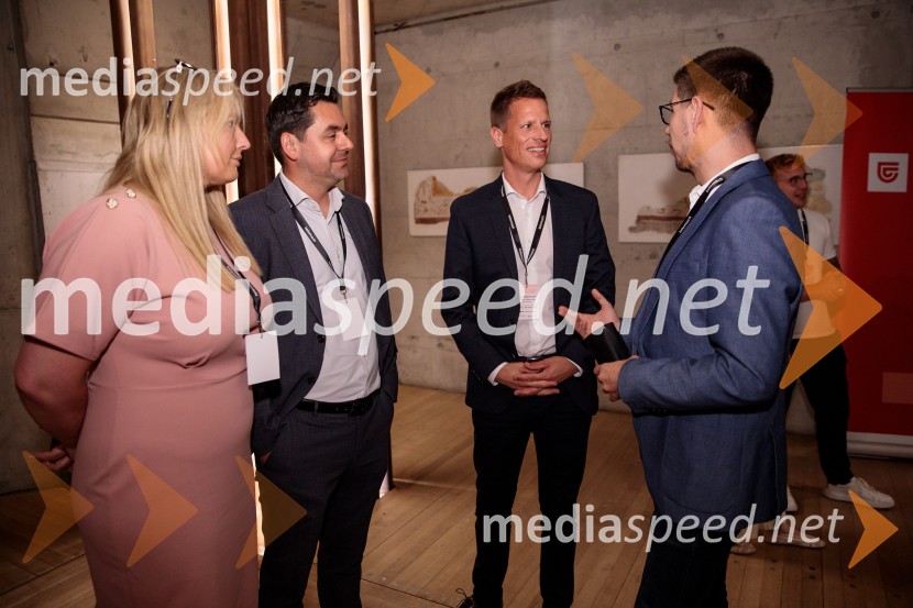  Kelly Skeggs;  ... ;  Péter Rippel-Szabó, odvetnik pri Law, LeitnerLaw Szabó és Társai Ügyvédi Iroda;  ... Poslovni svet športa v vzhodni Evropi, konferenca