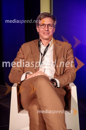  Federico Venturi Ferriolo, LCA Studio LegalePoslovni svet športa v vzhodni Evropi, konferenca