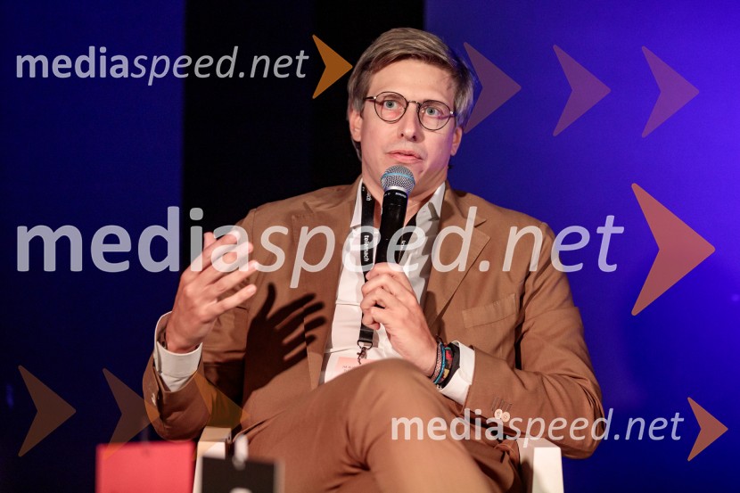  Federico Venturi Ferriolo, LCA Studio LegalePoslovni svet športa v vzhodni Evropi, konferenca