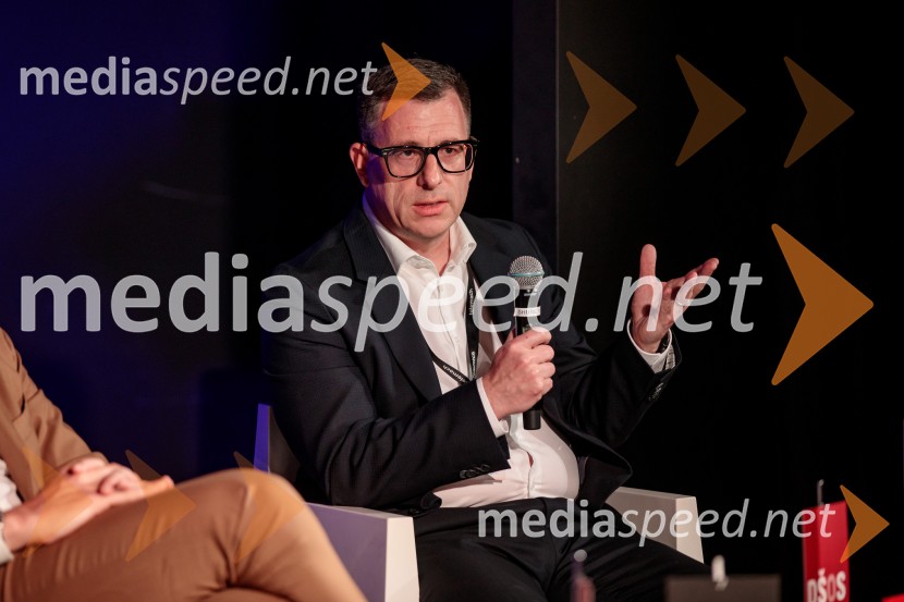  Aleš Zavrl, UEFAPoslovni svet športa v vzhodni Evropi, konferenca