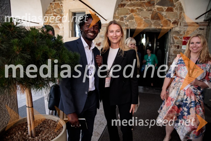  ... ;  Alexandra Vegh, V AgencyPoslovni svet športa v vzhodni Evropi, konferenca