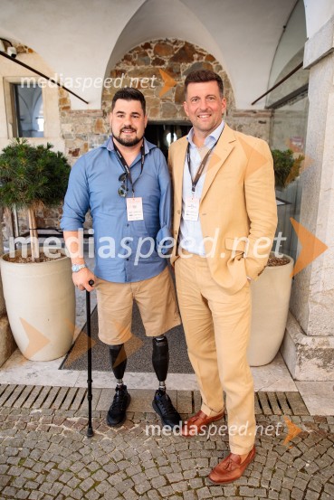  Darko Đurić, upokojeni slovenski paraolimpijec, plavalec;  Blaž Tomažin BolcarPoslovni svet športa v vzhodni Evropi, konferenca