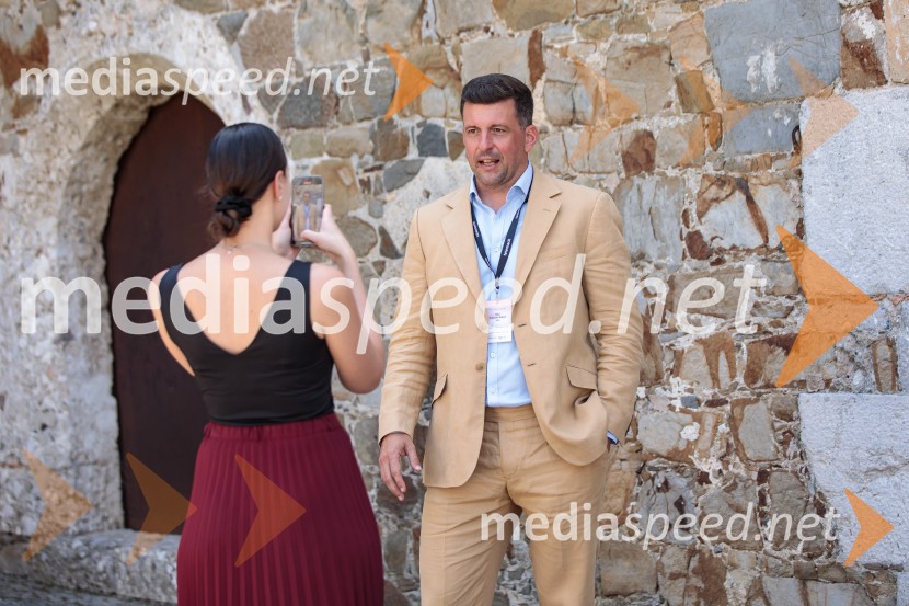  Blaž Tomažin BolcarPoslovni svet športa v vzhodni Evropi, konferenca