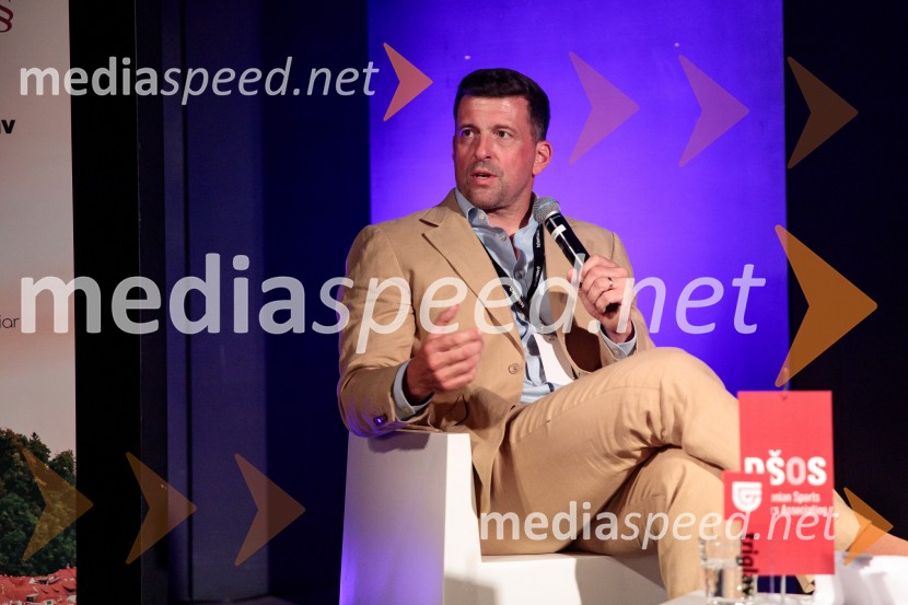  Blaž Tomažin BolcarPoslovni svet športa v vzhodni Evropi, konferenca