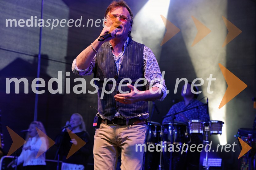  Zlatan Stipišić - Gibonni, pevecGibonni odprl 17. mednarodni festival Arsana na Ptuju