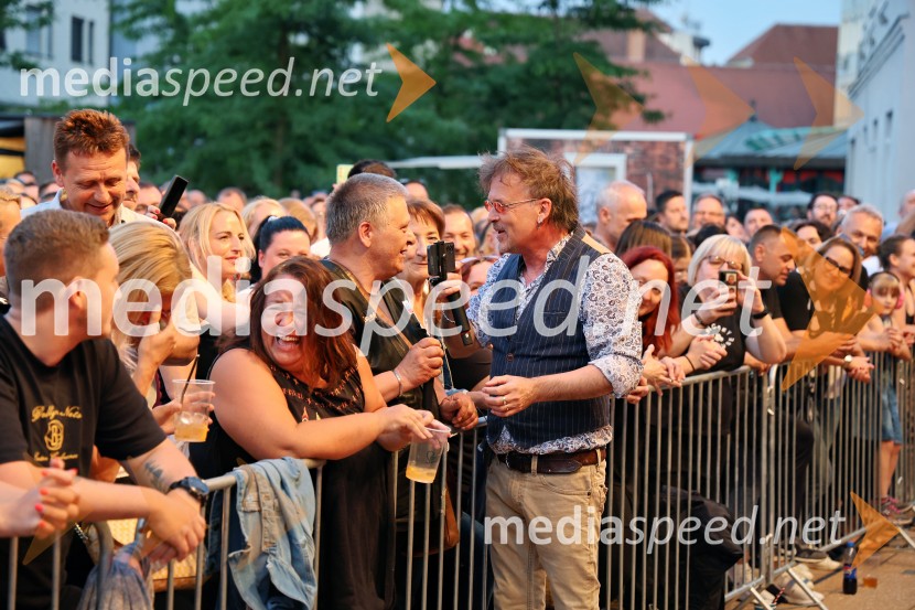  Zlatan Stipišić - Gibonni, pevecGibonni odprl 17. mednarodni festival Arsana na Ptuju