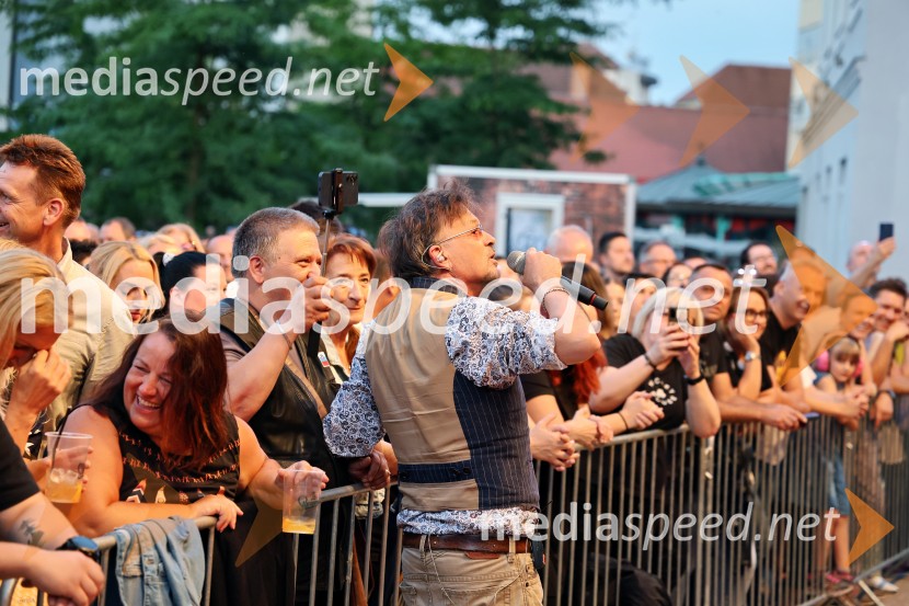  Zlatan Stipišić - Gibonni, pevecGibonni odprl 17. mednarodni festival Arsana na Ptuju