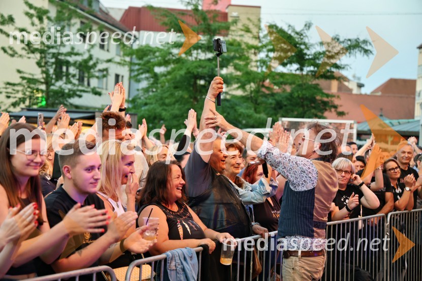  Zlatan Stipišić - Gibonni, pevecGibonni odprl 17. mednarodni festival Arsana na Ptuju