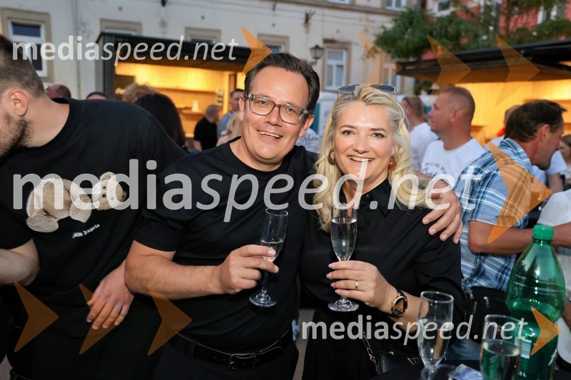  Matjaž Elšnik;  Lilijana ElšnikGibonni odprl 17. mednarodni festival Arsana na Ptuju