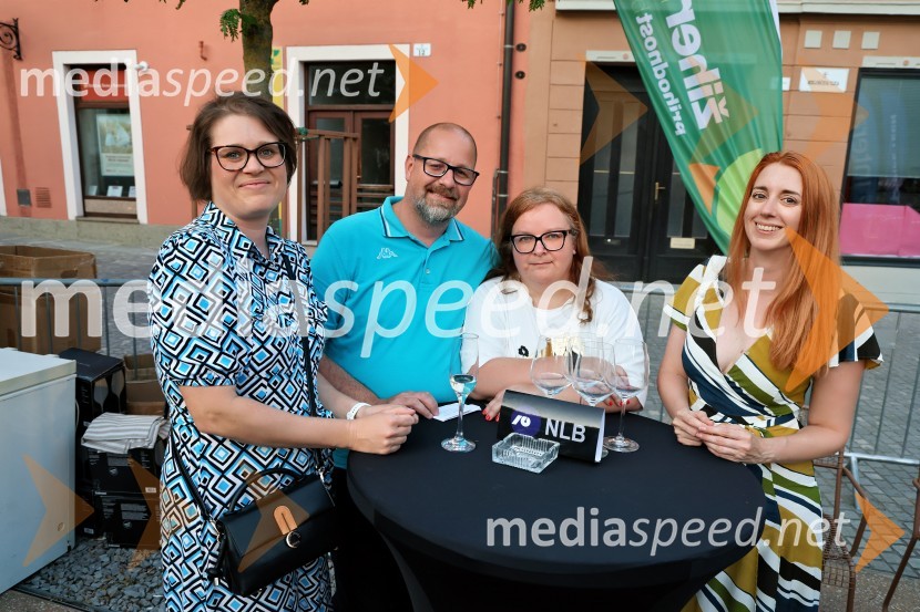  ... ;  Leon Šikovec, svetovalec za poslovno komuniciranje NLB d.d.;  Janja Šikovec;  ... Gibonni odprl 17. mednarodni festival Arsana na Ptuju