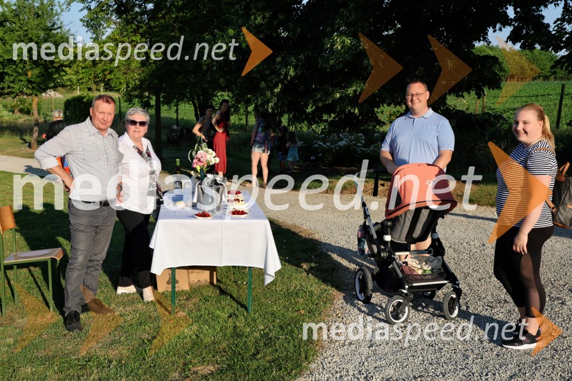 Vrtnice in vino v Botaničnem vrtu Univerze v Mariboru