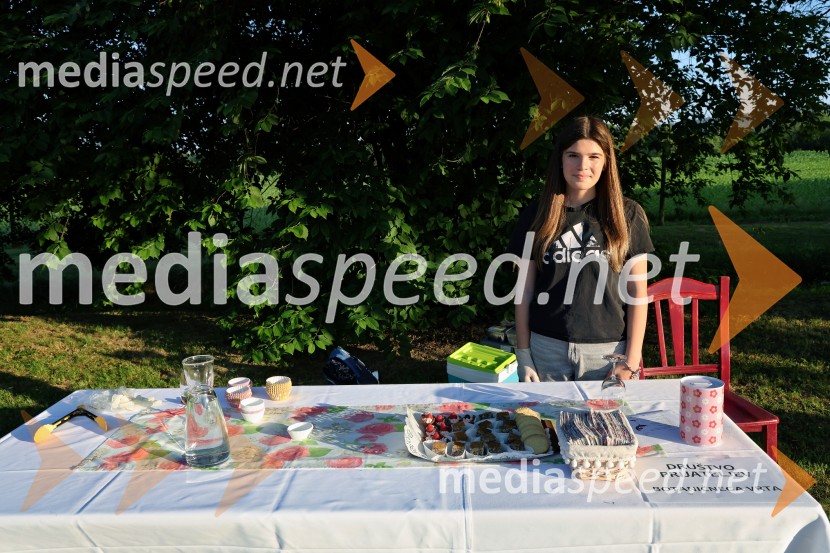 Vrtnice in vino v Botaničnem vrtu Univerze v Mariboru