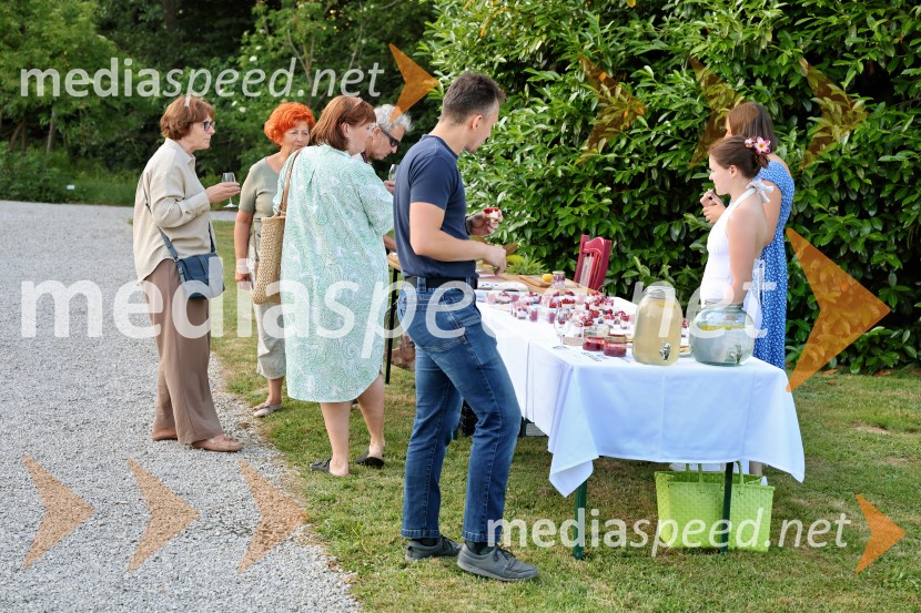 Vrtnice in vino v Botaničnem vrtu Univerze v Mariboru