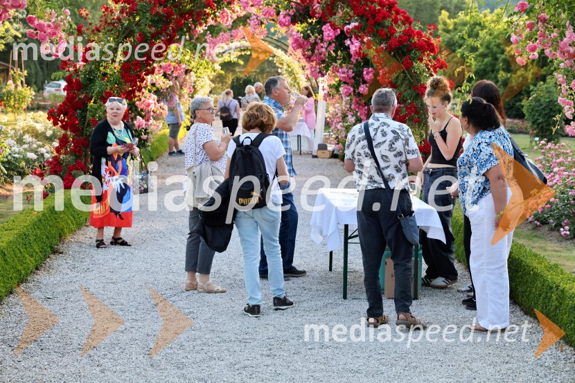 Vrtnice in vino v Botaničnem vrtu Univerze v Mariboru