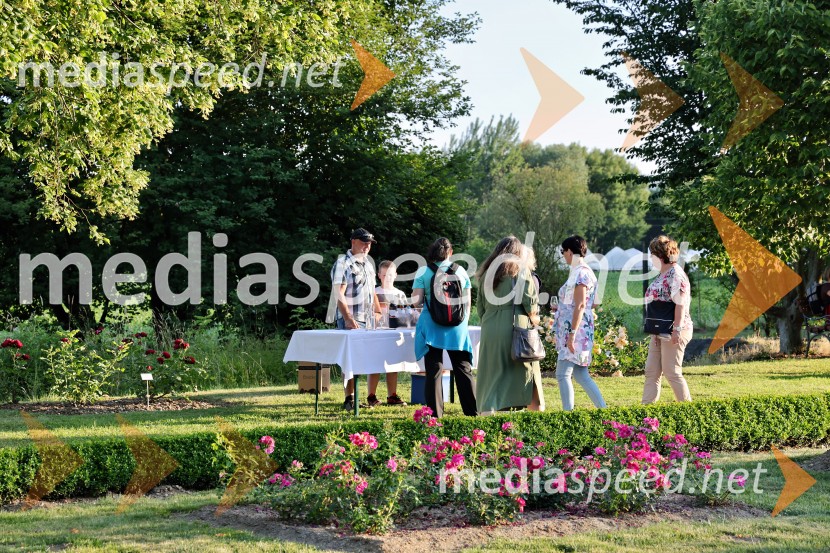 Vrtnice in vino v Botaničnem vrtu Univerze v Mariboru