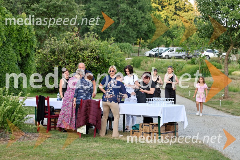 Vrtnice in vino v Botaničnem vrtu Univerze v Mariboru