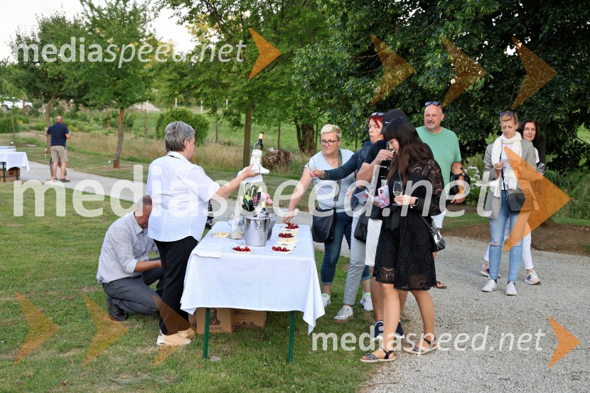 Vrtnice in vino v Botaničnem vrtu Univerze v Mariboru