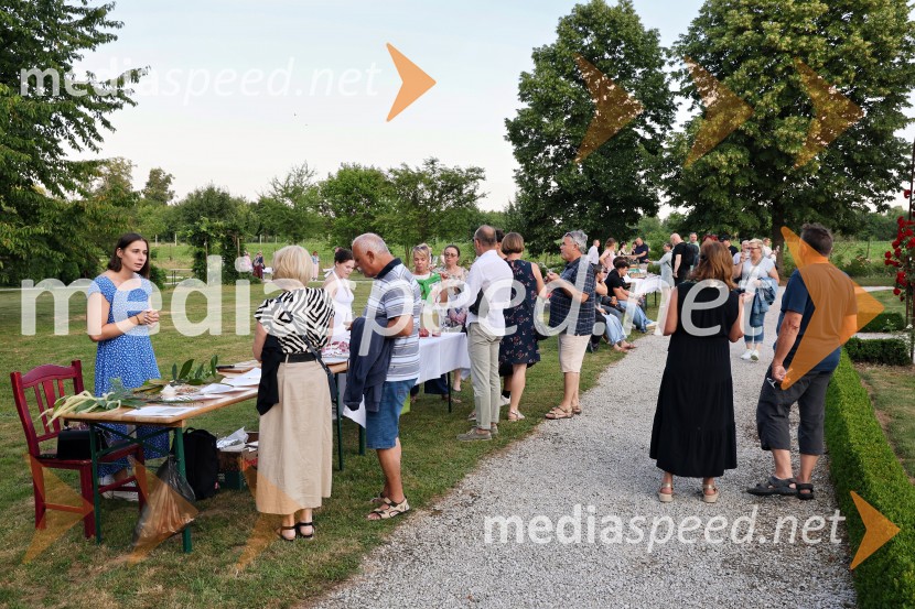 Vrtnice in vino v Botaničnem vrtu Univerze v Mariboru