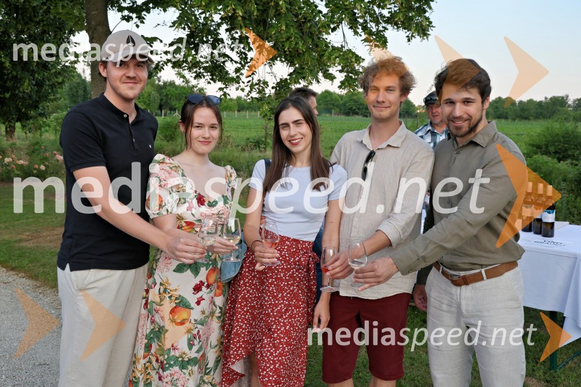 Vrtnice in vino v Botaničnem vrtu Univerze v Mariboru