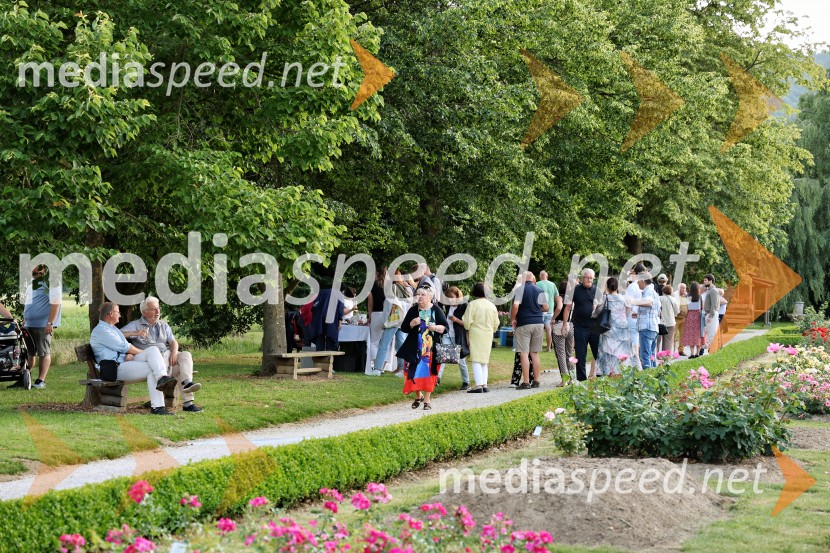 Vrtnice in vino v Botaničnem vrtu Univerze v Mariboru