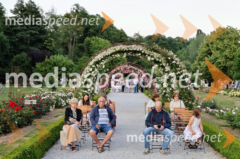 Vrtnice in vino v Botaničnem vrtu Univerze v Mariboru