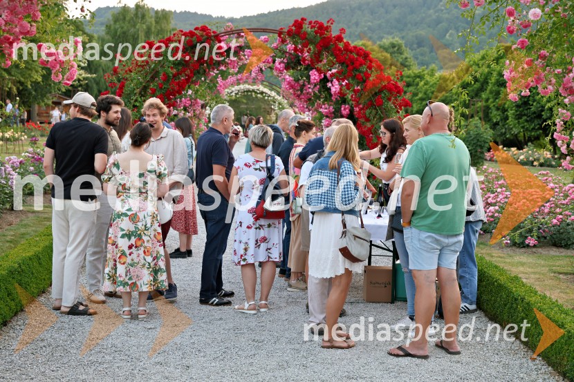 Vrtnice in vino v Botaničnem vrtu Univerze v Mariboru