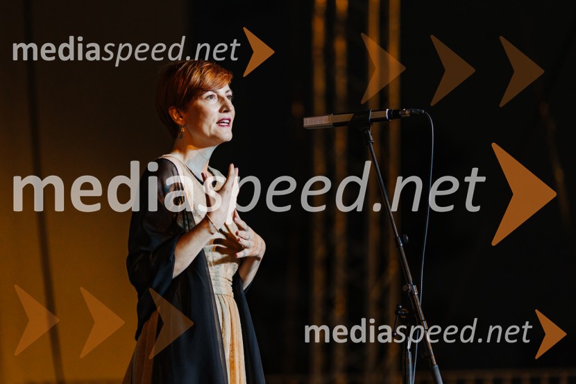 dr. Asta Vrečko, ministrica za kulturoSlavnostno odprtje Amfiteatra SNG Nova Gorica