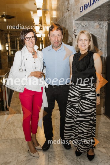  Neža Lango, vodja računovodstva SNG Nova Gorica;  Andrej Šušmelj, prihodnji direktor Kulturnega doma Nova Gorica;  Metka Sulič, vodja odnosov z javnostjo, SNG Nova GoricaSlavnostno odprtje Amfiteatra SNG Nova Gorica