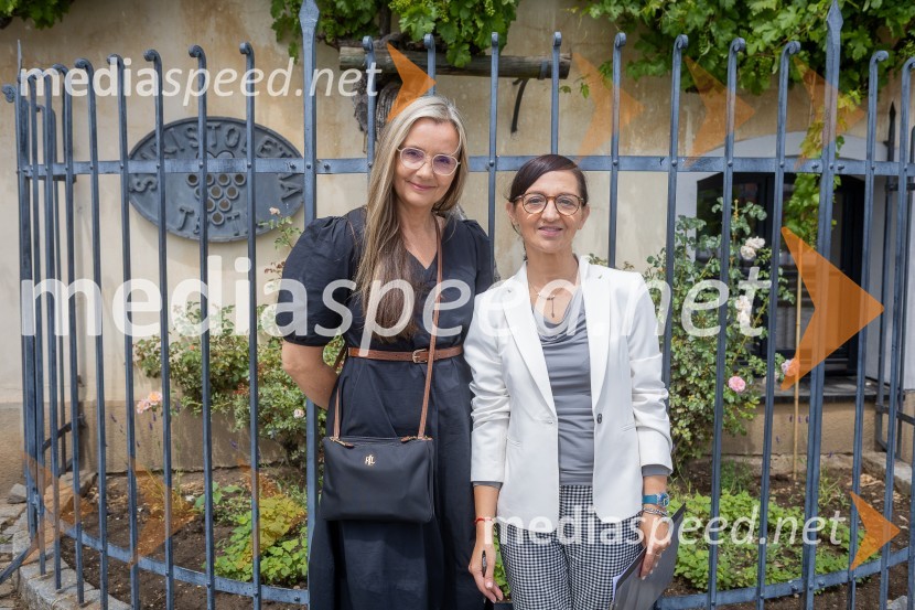  Duška  Žolger, Pepermint PR;  Jagoda Đorđević, agencija Pepermint PRPrvo medeno žganje na svetu iz pol stoletja starega medu predstavili v Mariboru