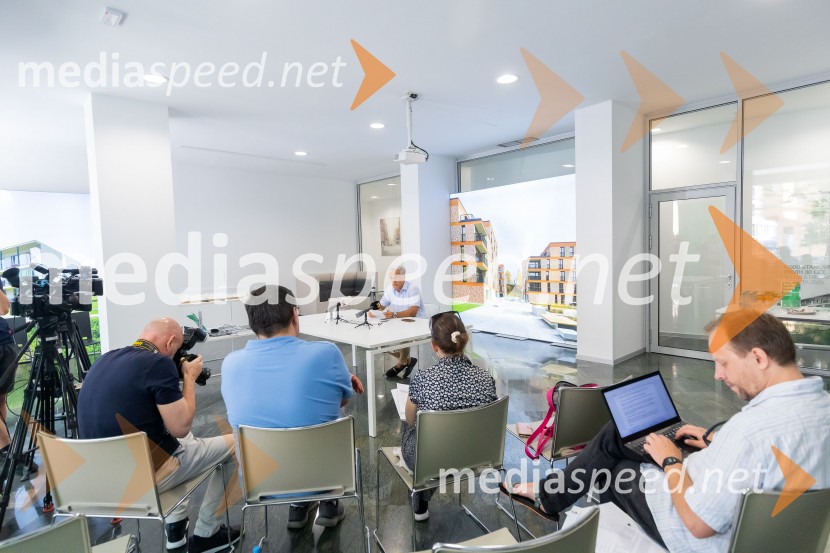 Novinarska konferenca Stanovanjskega sklada RS: Stanje gradbenih projektov in odprava napak