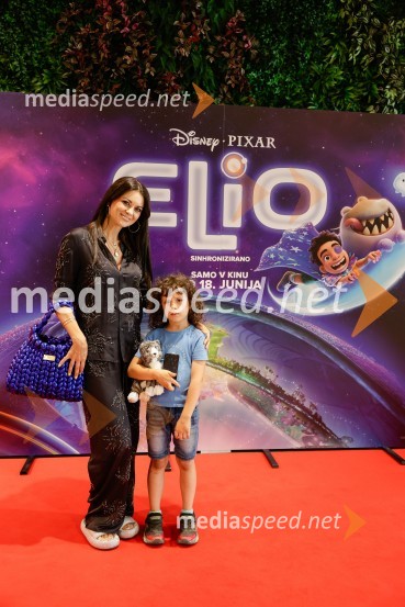  Nina Osenar Kontrec, pevka, voditeljica, model;  Marlon KontrecElio, premiera v Cineplexx Ljubljana