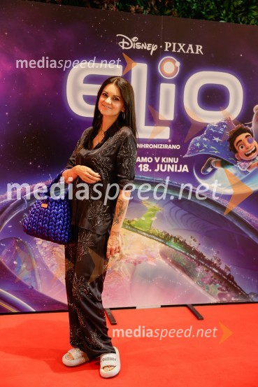 Nina Osenar Kontrec, pevka, voditeljica, modelElio, premiera v Cineplexx Ljubljana